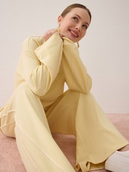 Yumuşak Tuşeli Kontras Biye Detaylı Tunik & Pantolon Sarı Takım