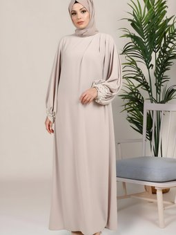 Bej Şark Kolları Pili Ve İnci Detaylı Abiye Elbise