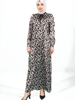 Siyah Kareli Yakası İpli Saten Elbise