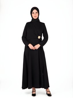 Siyah Ön Kısmı Tokalı Abiye Elbise