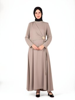 Vizon Ön Kısmı Tokalı Abiye Elbise
