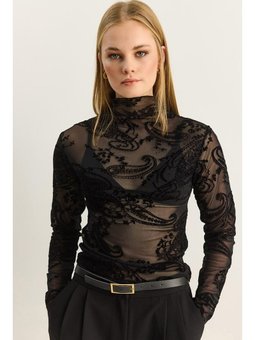 Şal Desenli Yarı Transparan Boğazlı Tül Siyah Bluz