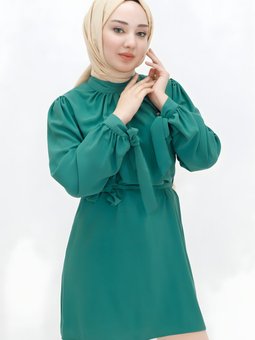 Zümrüt Yeşili Kristal Kumaş Broşlu Tunik