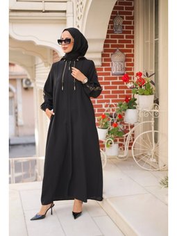 Leyla Kapüşonlu Ferace