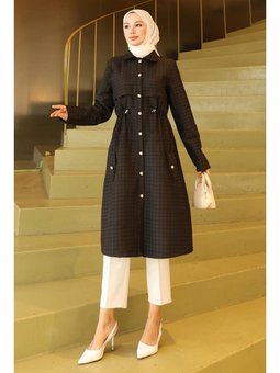 Düğmeli Beli Bağcıklı Kapitone Siyah Kap