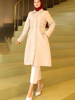 Bej Kapitone Düğmeli Beli Bağcıklı Kap