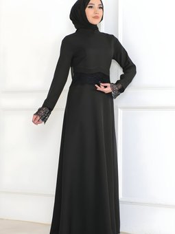 Siyah Dantel Detaylı Elbise