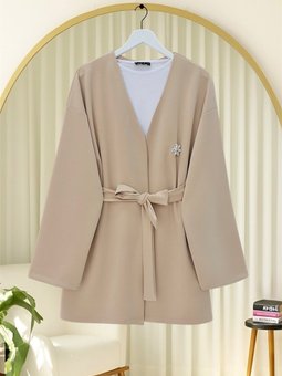 Broş Detaylı Beli Kuşaklı Scuba Bej Ceket