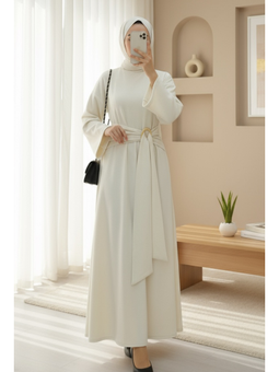 Dik Yaka Tokalı Bağcıklı Uzun Selanik Krem Elbise