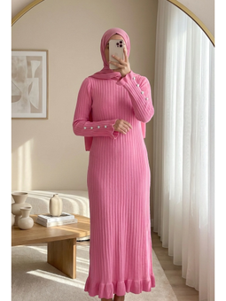 Kolları Düğmeli Eteği Fırfırlı Triko Pembe Elbise
