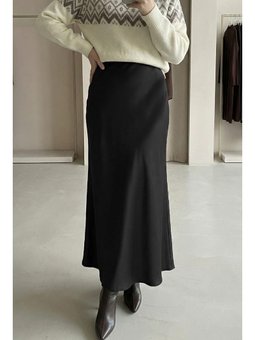 Saten Siyah Kloş Etek