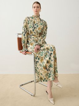 Çiçek Yakası Gipeli Yaprak Desenli Elbise