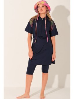 Reglan Detaylı Şapkalı Yarım Kol Yarı Kapalı Mayo