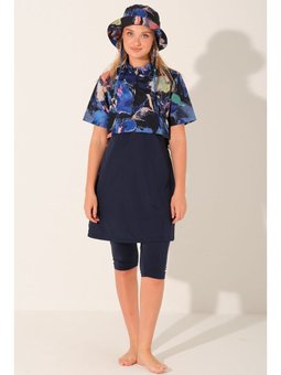 Şapkalı Crop Görünümlü Yarım Kol Yarı Kapalı Mayo