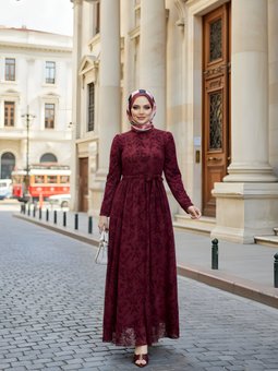 Bordo Flok Desen Kuşaklı Elbise