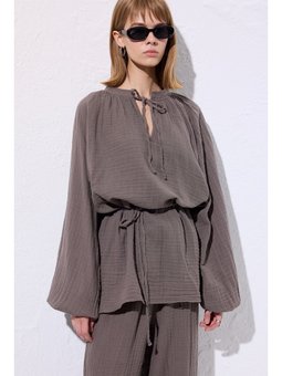 Müslin Bağlamalı Gri Bluz
