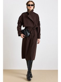 Apolet Ve Pelerin Detaylı Salaş Yarım Astarlı Trençkot Kahve