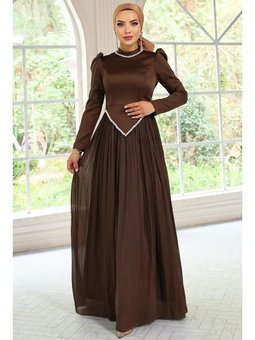 Taş Detaylı Eteği Piliseli Saten Ve Yoryo İpek Abiye Elbise Kahve