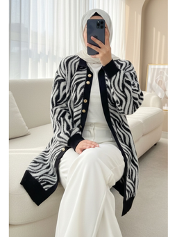 Düğmeli Zebra Desen Sakallı Triko Siyah Hırka