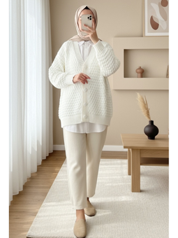 Kabartma Örgülü Araboy Düğmeli Triko Ekru Hırka