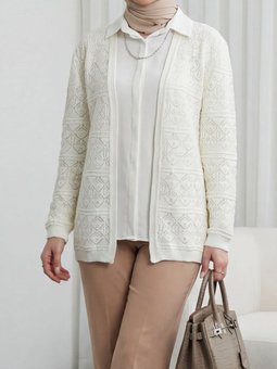 Kare Desenli Ajurlu Salaş Triko Beyaz Hırka