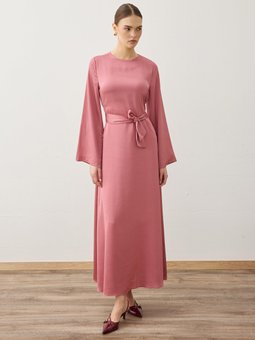 Saten Beli Bağlama Detaylı Koyu Gül Elbise