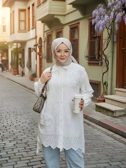 Beyaz Çiçek Desenli Gömlek İncili Brode Fisto Tunik