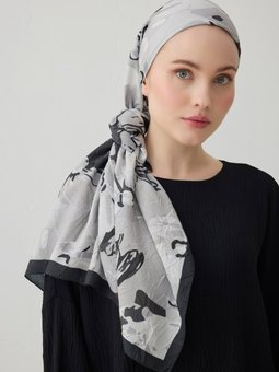 Kraşı Siyah Gri Çiçek Desenli Eşarp