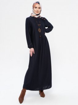Kolyeli Bisiklet Yaka Lacivert Elbise