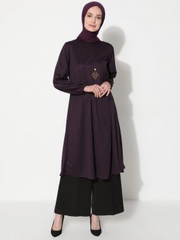 Kolye Detaylı Mürdüm Tunik