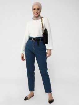 Doğal Kumaşlı Beli Püskül Detaylı Yüksek Bel İndigo Kot Pantolon