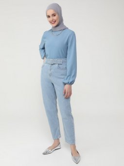 Mom Kalıp Kemer Detaylı Buz Mavisi Kot Pantolon